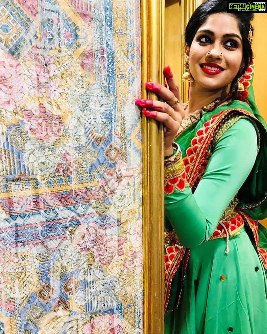 Swasika Instagram - #Happyvishu#vishukani #vushusadhya#vishuday#kannikonna#malayalamsong#kanan#actress#celebreation #serialset#swasikavj