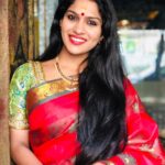 Swasika Instagram - #sareelove#redpattusaree#bindilovers😍❤️ #sareeblouse #myfav#redgreencombo#flowerstvshow #swasikavj #actresslyf#seethalook# Kozhikode, Kerala, India