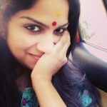 Swasika Instagram - #selfytym#normalpic#bindilovers😍❤️ #swasikavj #carselfy#naturallightphoto #redpottu#manjalprasadam#smilingfrminside Calicut, India