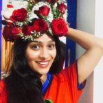 Swasika Instagram – #redrosecrown#fanmadegift#myfav#love#nytselfy#crazyme#redrosebeauty#myselfqueen#actorslyf#enjoyinglyf