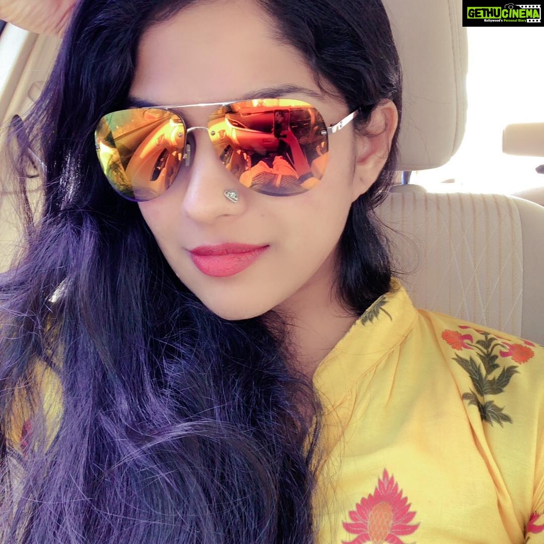 Swasika Instagram - #cool#sunglasse#shadesoforange🍊 #drivingmood#tiktok #lovelydays2018 #actinglyf#Selfytym#carselfy #coolpic#