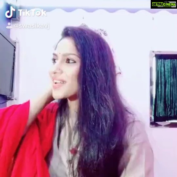 Swasika Instagram - #tamilromaticbgm#tiktok #lovely_day #homelygirl #frndlylove #actresslife #malayalamactresses #swasikavj #