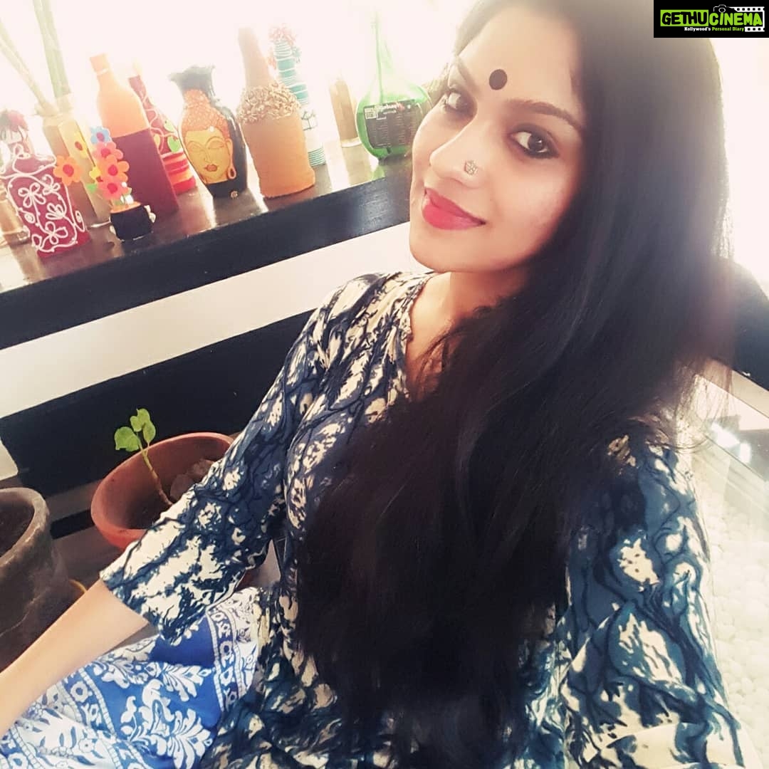 Swasika Instagram - #pictureday #homeselfy #warmlighting #selfyclick #freehair #casualstyle#nthngtodo #episodelife #artistsoninstagram #lovetodothis #swasikavj