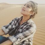 Swasika Instagram - #dubaidays#desertview#sandysummerlook #hottyhotshorts #throwback#enjoyinglife #dubai🇦🇪 #swasikavj #lovetoexplore#sunnyday🌞 #