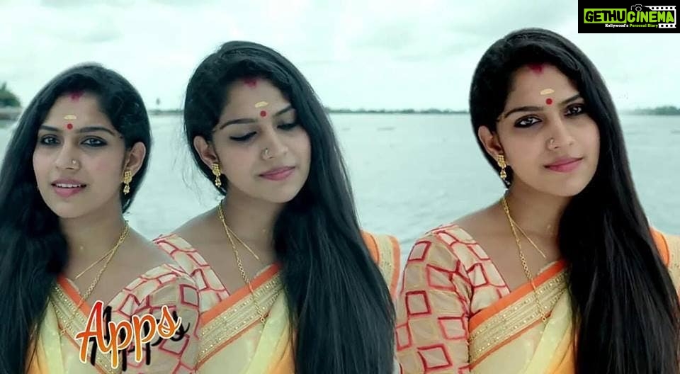 Swasika Instagram - #Seethaactress #serialversion #screenshotoftheday #expressions #fanmadedesign #silksaree #notmeeee #swasikaasseetha#actresscomeanchor#flowerstv#keralastyle #beautifulclimate #nadan#normality #swasika #smilingfacesbeautifulplaces😄