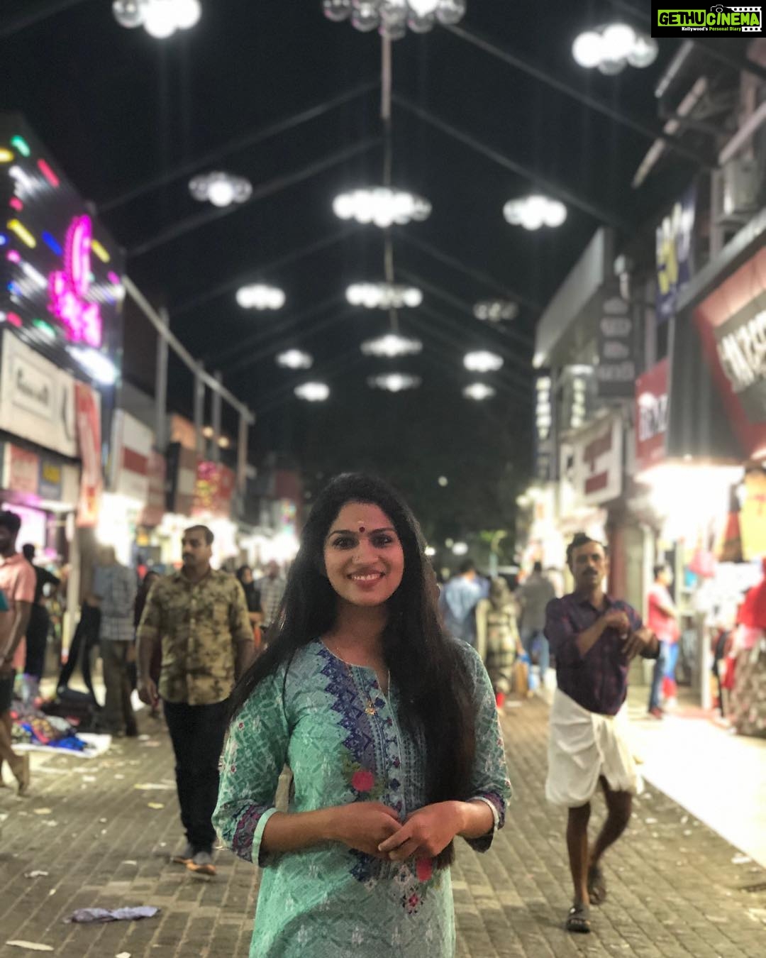 Swasika Instagram - Midayitherru#calicutsmstreet #calicutdays#kozhikodenvibes #kozhikodenkazchakal#streetsofcalicut #traveltym#