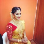 Swasika Instagram – #weedingdress #bridehairstyle #weedinstagram #shooting #serialversionweeding#episodelife #seethaserial #flowerstv#livetelecast #fullepisodeonyoutube# ##makeupndhairdo_done_by_ @abhilashchikku#thank u abhi