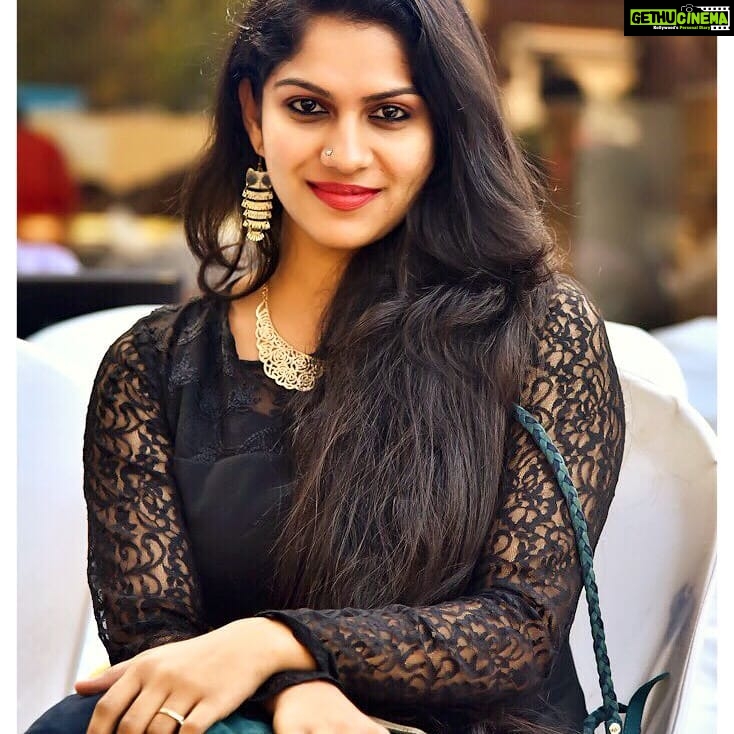 Swasika Instagram - #blacky #enjoylife❤️ #awardfunction#fortheppukari#clickbymyfrnd#@manumulanthuruthyphotography #designersidra #@kizmath_by_sidra_kadeeja #swasikavj #casuallookstyle #funkeyhairstyle