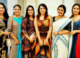 Swasika Instagram - Amma reunion for "Unarvu" @malavikacmenon @rachananarayanankutty @lenaasmagazine @devichandana82 @aishwaryadevan @amma.association #amma #ammaassociation #malavikacmenon #rachananarayanankutty #lena #devichandana #aishwaryadevan #unarvu