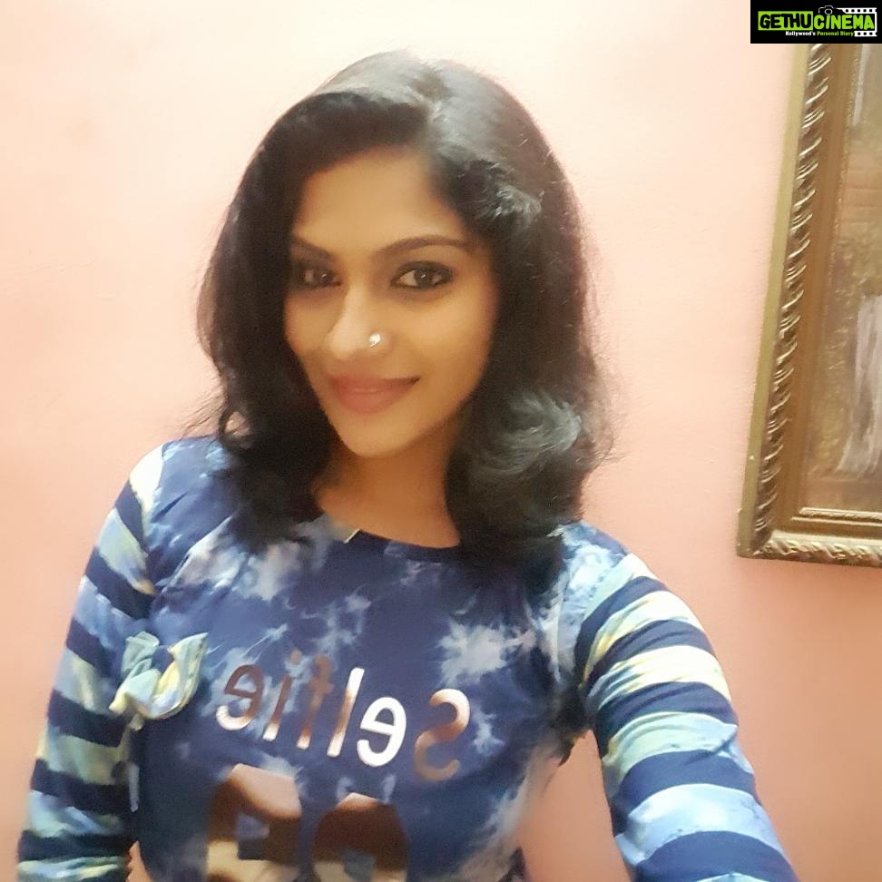 Swasika Instagram - #hairstyle #newlook#jstfun#cool#selfie #location #actresslyf #swasikavj #shortend #changeisgood #makeover #😊