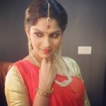 Swasika Instagram – #swasikavj #actress #shootingtime #dancepose #goldencolour#pose #attitude #women #clicks#throwback #