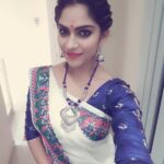 Swasika Instagram – #trendy #newstylesetsaree#onamshow #amrithatv#modernsetsaree#setsaree😍 #silverornaments #mystyle#blueberry#bluecolour #actress#swasikavj#danceshow#