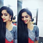 Swasika Instagram - #swasikavj #actress #sareelook #selfie #mirrorselfie #greytone#