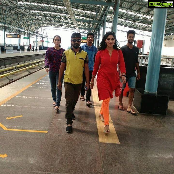 Swasika Instagram - Bangalore#metrostation#throwback#withfriends#walking #style #randompiece #group #bangalorecity#swasikavj