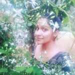 Swasika Instagram – Flowersday#eveningtym#gudeve#whitewhite#smallflowers#jstpic#nokajal#nolipstic#tharavad#original😆