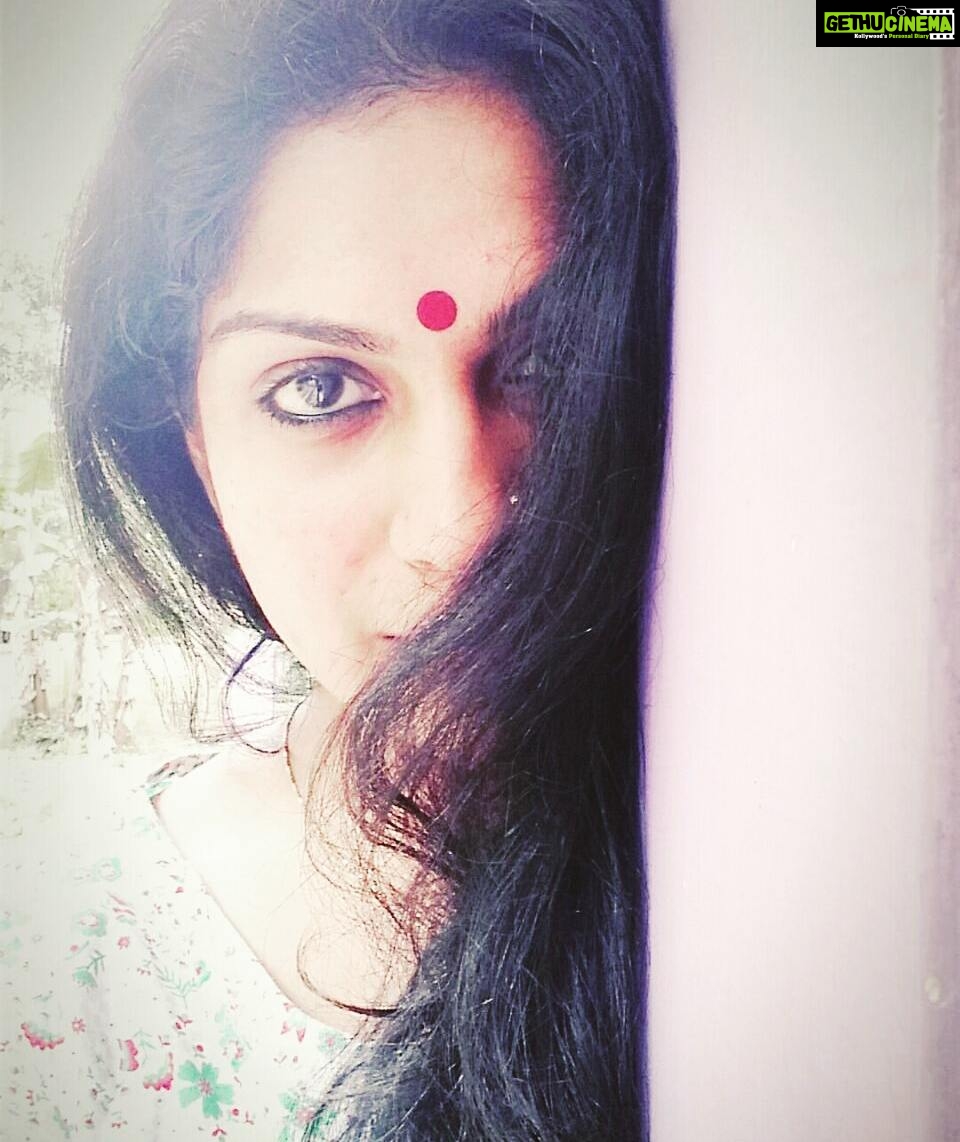 Swasika Instagram - #mystyle#redlipstic#happiness#relax#risenshine #smiling#sliveracesseries#blackbindi#warmth #colourful #special#romatic#simplicity