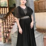 Swasika Instagram - Black and glitters, never stops sparkling. Makeup : @ajayanmakeupartist Costume : @ladies_planet_online Stylist : @rashmimuraleedharan Jewellery: @salato_kottakkal #swasikavj #swasika #swasikaactress #redcarpet