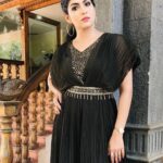 Swasika Instagram - Black and glitters, never stops sparkling. Makeup : @ajayanmakeupartist Costume : @ladies_planet_online Stylist : @rashmimuraleedharan Jewellery: @salato_kottakkal #swasikavj #swasika #swasikaactress #redcarpet