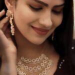 Swasika Instagram – Jewelleries are one of my most favourite art.
I love adorning those special statement pieces embellished with precious stones and gems.
Here are some glimpses of my favourite collection from one of my favourite Jewellery @joscojewellers .
This beautiful jewellery set is such a precious statement piece.
Ornaments: @joscojewellers
Videography: @sanuf_hussain_ @paper_plane_wedding
#swasikavj #joscojewellers #jewellerycollection #diamondsets #jewellery #jewellerylove