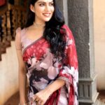 Swasika Instagram - The earth laughs in flowers. Makeup : @abilashchickumakeupartist Styling : @rashmimuraleedharan Costume : @rashmi.muraleedharan Jewellery: @salato_kottakkal #swasikavj #swasika