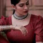 Swasika Instagram - Suna hai ke unko shikayat bahut hai ! Makeup : @abilashchickumakeupartist Styling : @rashmimuraleedharan Video : @abi_fine_shooters #gangubhai #aaliabhatt #aliabhatt #gangubaikathiawadi #sunahaikeunkoshikayatbahuthai🥀 #gazal #shayari #swasikavj #trendingreels #swasikaactress