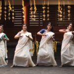 Swasika Instagram - Beautiful stills from the song Thaaruzhiyum from Aarattu . Happy to be a part of this movie . @rachananarayanankutty @malavikacmenon #aarattu #mohanlal #lalettan #swasikavj #classicaldancer