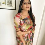 Swasika Instagram - I must have flowers, always and always." -Claude Monet Styling : @rashmimuraleedharan Makeup : @lilly_shaneesh_makeup Costume : @rashmi.muraleedharan #flowersorukodi #floralsaree #floralprints #swasikavj