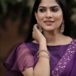 Swasika Instagram - A garden of purple is always in bloom . Makeup : @abilashchickumakeupartist Stylist : @rashmimuraleedharan Costume : @zoul_designz Ornaments : @salato_kottakkal Photography: @abi_fine_shooters #swasika #swasikavj #sareelove #purple #purplelove #malayalamactress