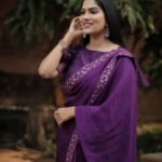 Swasika Instagram - A garden of purple is always in bloom . Makeup : @abilashchickumakeupartist Stylist : @rashmimuraleedharan Costume : @zoul_designz Ornaments : @salato_kottakkal Photography: @abi_fine_shooters #swasika #swasikavj #sareelove #purple #purplelove #malayalamactress