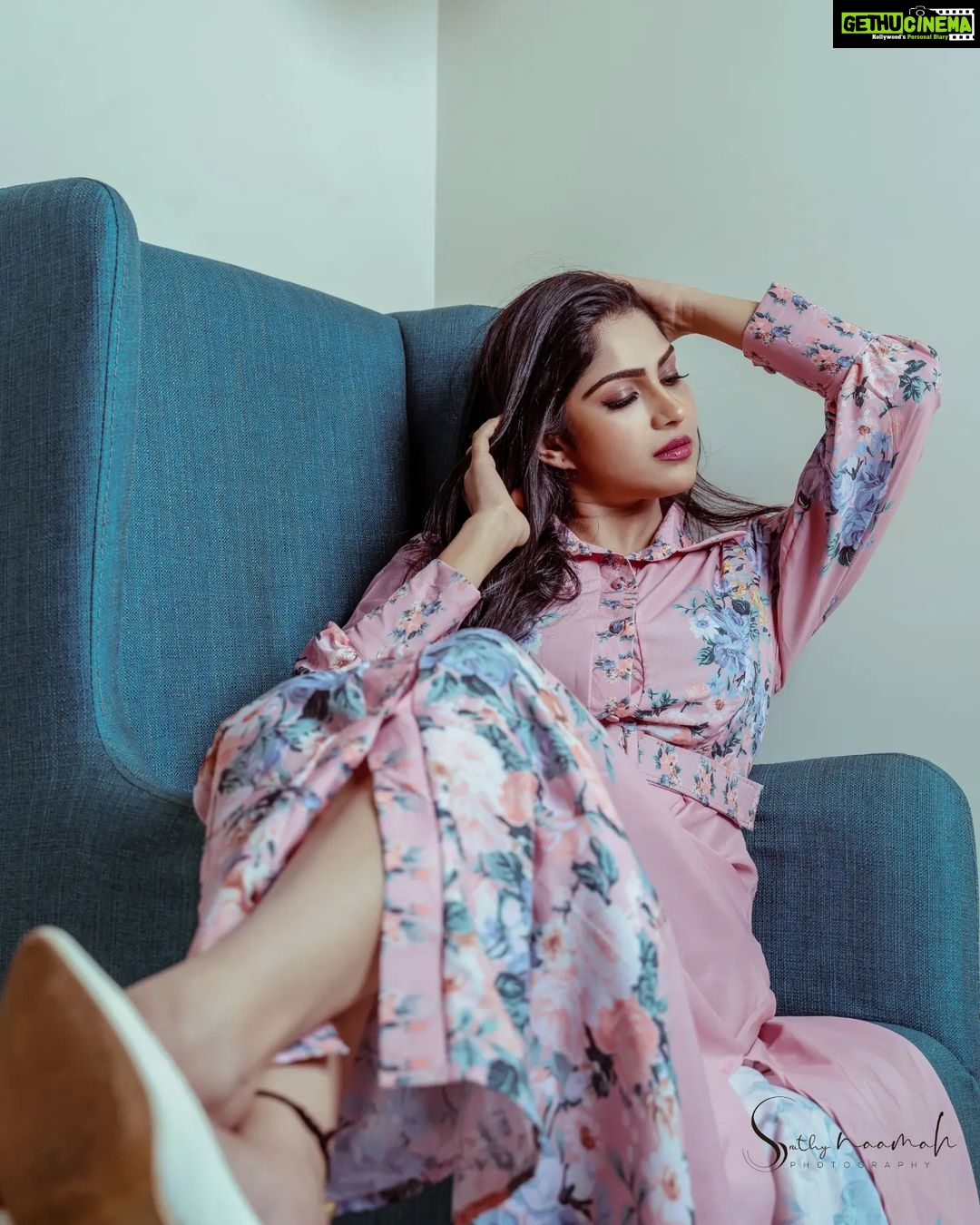 Swasika Instagram - Style is something each of us already has, all we need to do is find it." —Diane von Furstenberg Costume : @flyhigh______ Stylist : @_gokulkunjumon_ Makeup : @mukeshmuralimakeover Photography : @sruthy_naamah Team : @raman_effect @arun_s_siva @nithinbenny21 #swasikavj #photoshoot #malayalamactress