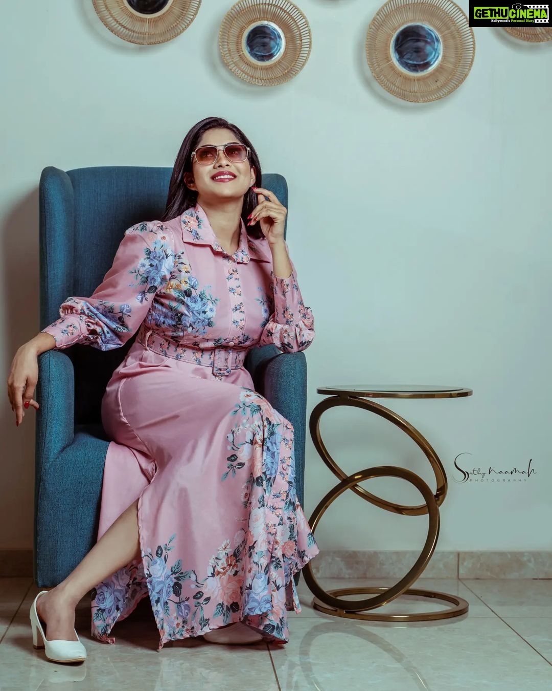 Swasika Instagram - Style is something each of us already has, all we need to do is find it." —Diane von Furstenberg Costume : @flyhigh______ Stylist : @_gokulkunjumon_ Makeup : @mukeshmuralimakeover Photography : @sruthy_naamah Team : @raman_effect @arun_s_siva @nithinbenny21 #swasikavj #photoshoot #malayalamactress