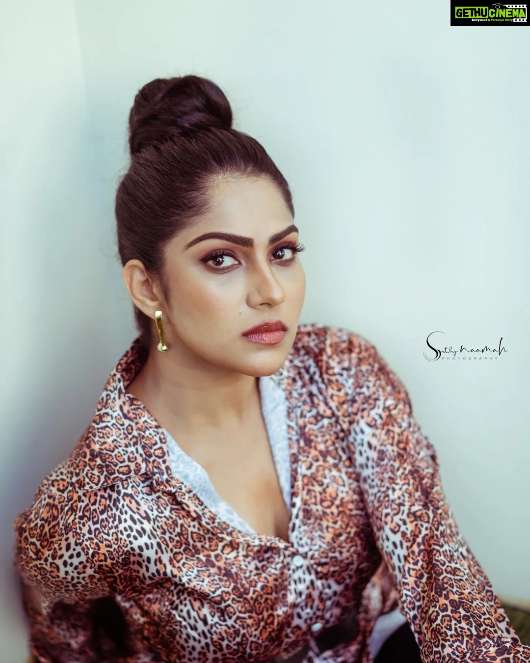Swasika Instagram - Style is something each of us already has, all we need to do is find it." —Diane von Furstenberg Costume : @flyhigh______ Stylist : @_gokulkunjumon_ Makeup : @mukeshmuralimakeover Photography : @sruthy_naamah Team : @raman_effect @arun_s_siva @nithinbenny21 #swasikavj #photoshoot #malayalamactress