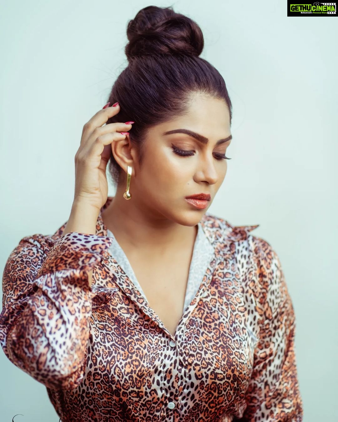 Swasika Instagram - Style is something each of us already has, all we need to do is find it." —Diane von Furstenberg Costume : @flyhigh______ Stylist : @_gokulkunjumon_ Makeup : @mukeshmuralimakeover Photography : @sruthy_naamah Team : @raman_effect @arun_s_siva @nithinbenny21 #swasikavj #photoshoot #malayalamactress
