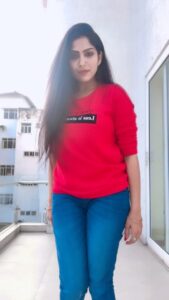 Swasika Instagram - In  love with this beat 🤘🏻🤘🏻🤘🏻

#danceorigin #swasikavj #reels #trending #dancelove #arabicbeats #remix #dancereels