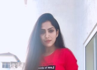 Swasika Instagram - In love with this beat 🤘🏻🤘🏻🤘🏻 #danceorigin #swasikavj #reels #trending #dancelove #arabicbeats #remix #dancereels