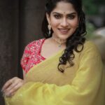 Swasika Instagram - When the wind played along with the drape and poses. Mua : @rosepetalsbridalmakeup Stylist : @rashmimuraleedharan Photographer @reshma_photography Saree : @ladies_planet_ Jewellery: @ladies_planet_rental_jewellery #swasika #swasikavj #yellowdrape #yellowlove #drapelove #sareelove #amritatv #redcarpet