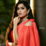 Swasika Instagram – People will stare. Make it worth their while.
MUA- @mukeshmuralimakeover
📸- @akhil_photography_tvm
.
.
.
.
.
.
#swasikavj #swasikalovers #swasikafans #swasikavijay #swasikaphotoshoot #redcarpet #mukeshmuralimakeup #mukeshmuralimakeover
#mukeshmuralimakeovers#celebritymakeup
#southindianactress  @preethaneelambari @swasikafan_2000 @swasikafanpage @amala__rahul @swasi_an