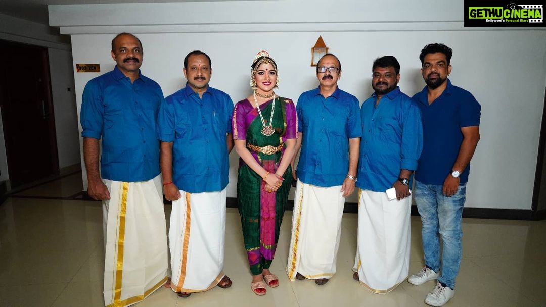 Swasika Instagram - It is an immense happiness to any classical dancer to perform at soorya festival. This was my first performance at soorya festival and I thank all my gurus for training me to reach such a platform. This performance will always remain special to me. #swasika #swasikavj #classicaldancer #sooryfestival #sooryakrishnamoorthy