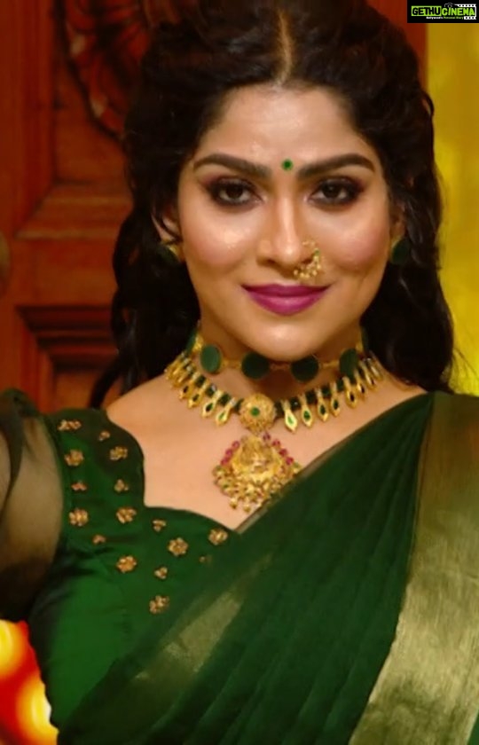 Swasika Instagram - My performance for Idea Star Singer Season 8 Launch Event. Do watch the star studded show at @asianet on January 2nd 2022 at 7 pm . Video courtsey and owner : @asianet #ideastarsinger #asianet #danceprogram #dance #starsinger #dance