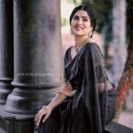 Swasika Instagram - When you fly with your own wings of saree. Styling @jaffarimaam Makeup @abhilashchikkumakupartist Outfit @rith.ve Photo @nithinznith_photography_ Earrings @planetjewel