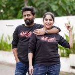 Swasika Instagram - കാത്തിരിപ്പുകൾക്ക് വിരാമം. വേറിട്ട ചലച്ചിത്ര അനുഭവം 'കുടുക്ക് 2025' മൂവി പ്രമോഷൻ ആരംഭിച്ചു.. കാത്തിരിക്കാം പുതിയ ആസ്വാദനത്തിന്റെ കുടുക്കഴിയാനായി.. My Privacy is my Right! Unlock from #kudukku2025 Kudukku T-Shirt from @zakers_clothing Associated by : @akhilog Photography : @beniveesjo@arun_manuel_ Marketing : @theninestock @kudukku2025_movie @bilahari_experiments @ram.mohan_ #kudukku2025 #malayalammovie #myprivacyismyright