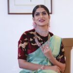 Swasika Instagram - Flaunting the diamonds from @kirtilalsonline . Photography: @anoop_mvr #swasika #swasikaactress #swasikavijay #swasikavj #sareelove #diamonds #greensaree #kirtilalsonline