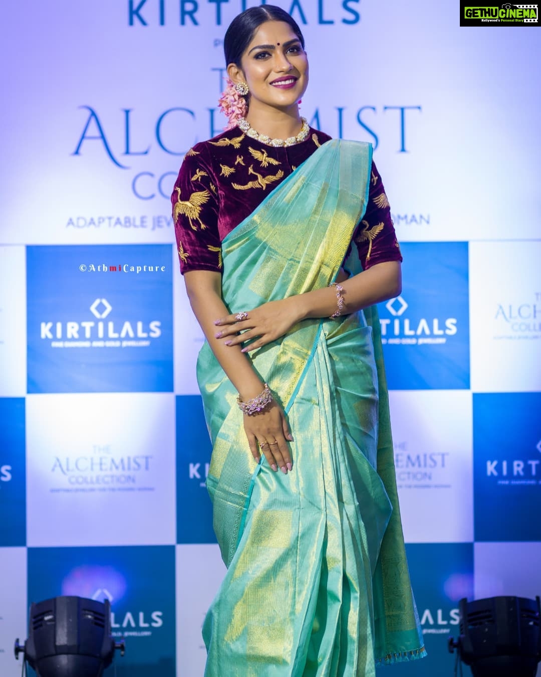 Swasika Instagram - At today's inaugration ceremony of @kirtilalsonline , alchemist collections. Happy to be a part of it . @jayanthiballal Stylist : @rashmimuraleedharan Mua : @sajitha.kazmara Photography: @athmi_capture Event Co-ordinator: @dalu_krishnadas #kirtilalsonline #kirtilal #swasika #inaugration