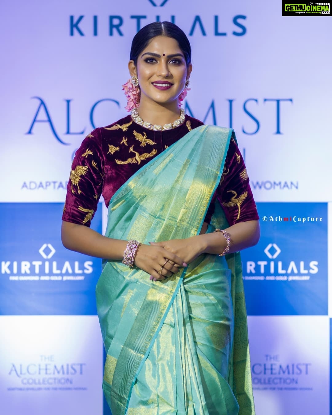 Swasika Instagram - At today's inaugration ceremony of @kirtilalsonline , alchemist collections. Happy to be a part of it . @jayanthiballal Stylist : @rashmimuraleedharan Mua : @sajitha.kazmara Photography: @athmi_capture Event Co-ordinator: @dalu_krishnadas #kirtilalsonline #kirtilal #swasika #inaugration