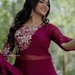 Swasika Instagram - Swasika Wearing Designer salwar with two in one angel sleeve and flower embroidery sleeve in georgette chiffon by @swayamvarasilksindia . Muse : @swasikavj In association with @redfmmalayalam @sajnan Makeup: @vijilsmakeover @neethu_makeupartist Styling : @leirakuncysiby Jewellery: @silver_andsalt @ladies_planet_rental_jewellery . #swayamvarasilks #reels #swasika #swasikavj #malayalamactress #swasikavijay #latest #reel #malayalamactor #makeover #reelkarofeelkaro #reelitfeelit #celebreels #reelsofinstagram #dance #trending #lehenga #ootd #salwar #sleevelessblouse