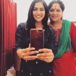 Swasika Instagram - Year End Pictures❤️❤️❤️ I wish coming year to be full of smiles,gratitude and happiness Happy Newyear ❤️❤️❤️❤️❤️ #withmom #mother #amma #swasikavj Mahé, Puducherry