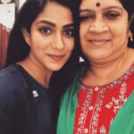 Swasika Instagram - Year End Pictures❤️❤️❤️ I wish coming year to be full of smiles,gratitude and happiness Happy Newyear ❤️❤️❤️❤️❤️ #withmom #mother #amma #swasikavj Mahé, Puducherry