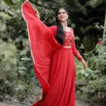 Swasika Instagram - Merry Christmas Everyone 🎄 Styling by @jaffarimaam Outfit @shesdesigns MUA @amal_ajithkumar Photo @sherildev #merrychristmas #merryxmas #swasika #swasikavj #swasikaactress
