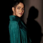 Swasika Instagram - Let's Begin the Game ! #chathuram_square MUA : @vikas.vks.makeupartist Photography : @its_gireesh Production: @maxxocreative Styling : @sanliya_sabu Studio : @studio_maxxo Photography Assistants : @vishnu__photography___ @rizwanmechoth Makeup assistant @nikhil_vks Spl thanks to : @huwais.majeed #chathuram_square #photoshoot #swasikavj #chathurampromotions