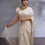 Swasika Instagram - Swasika Wearing Net kota saree with tone to tone thread work and pearl work in pearl white by @swayamvarasilksindia . Muse : @swasikavj Photography: @director_aniesh_upaasana In association with @redfmmalayalam Makeup: @vijilsmakeover @neethu_makeupartist Styling : @leirakuncysiby Jewellery: @ladies_planet_rental_jewellery . #swayamvarasilks #reels #swasika #swasikavj #malayalamactress #swasikavijay #latest #reel #malayalamactor #makeover #reelkarofeelkaro #reelitfeelit #celebreels #reelsofinstagram #dance #trending #sareelove #ootd #salwar #saree #happybirthdayswasika